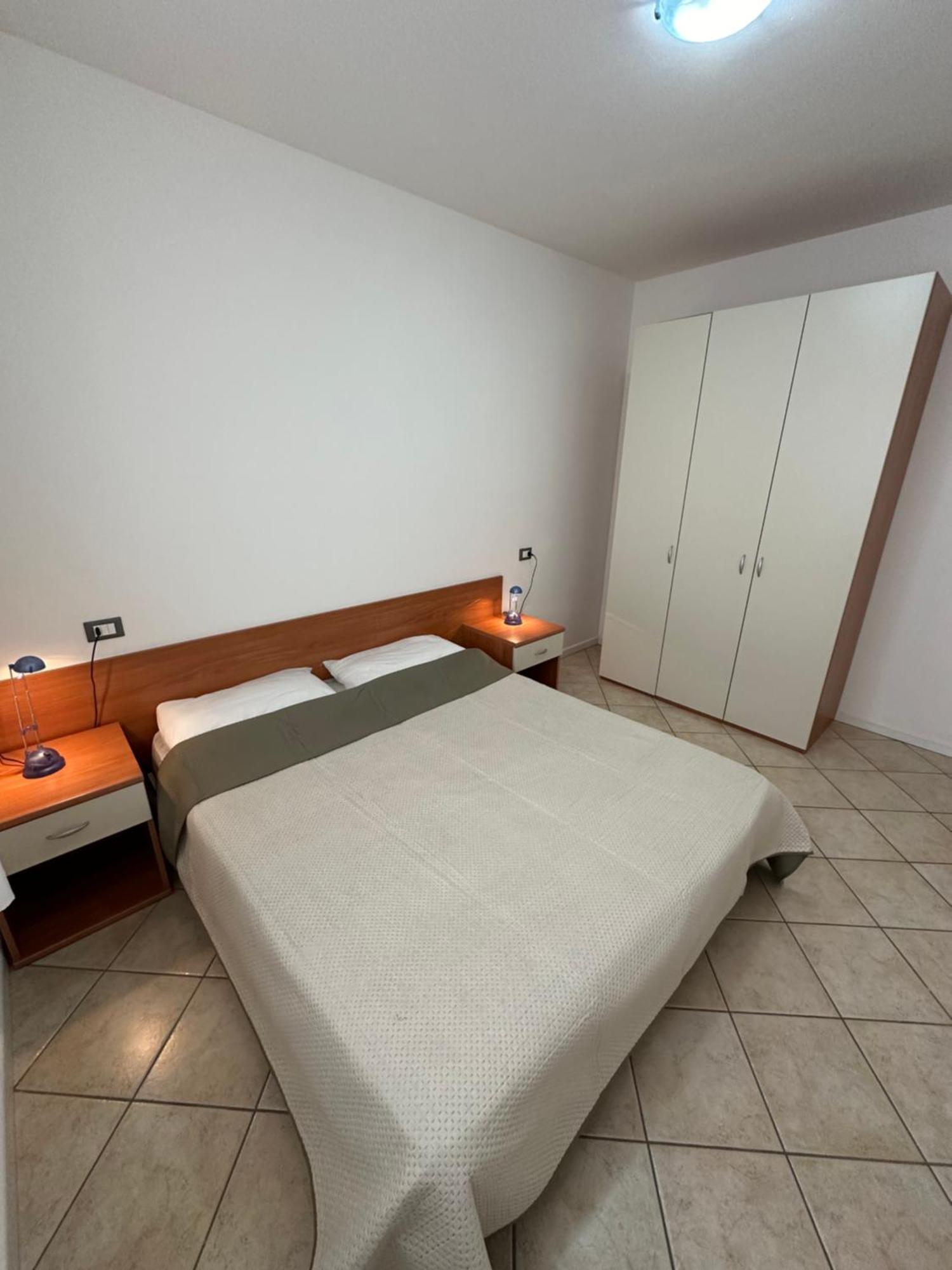 Residence Stefania Appartamenti Piano Terra - Agenzia Cocal Каорле Экстерьер фото